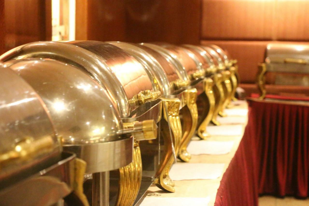Hotel Western Court Chandīgarh Esterno foto